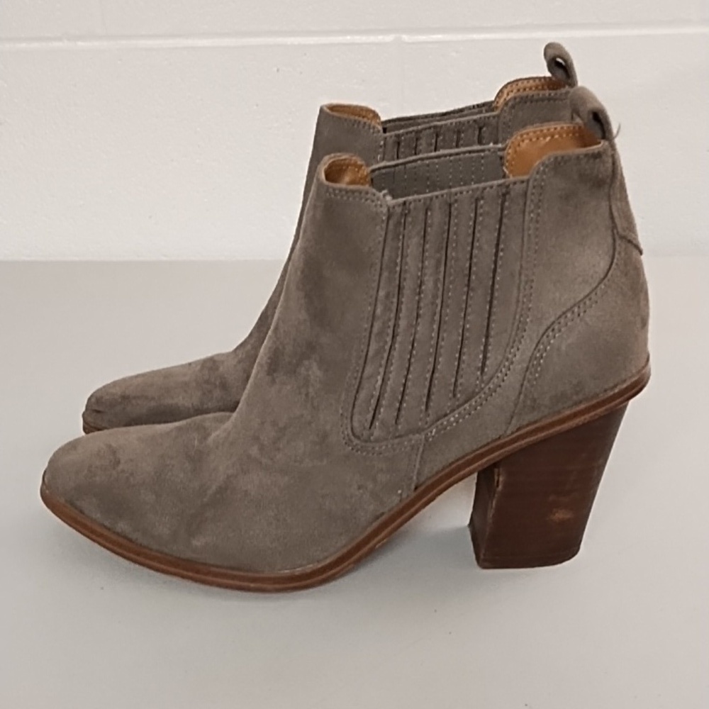 Nine West 7.5 Med Grey Vegan Suede Bootie Ankle Boot